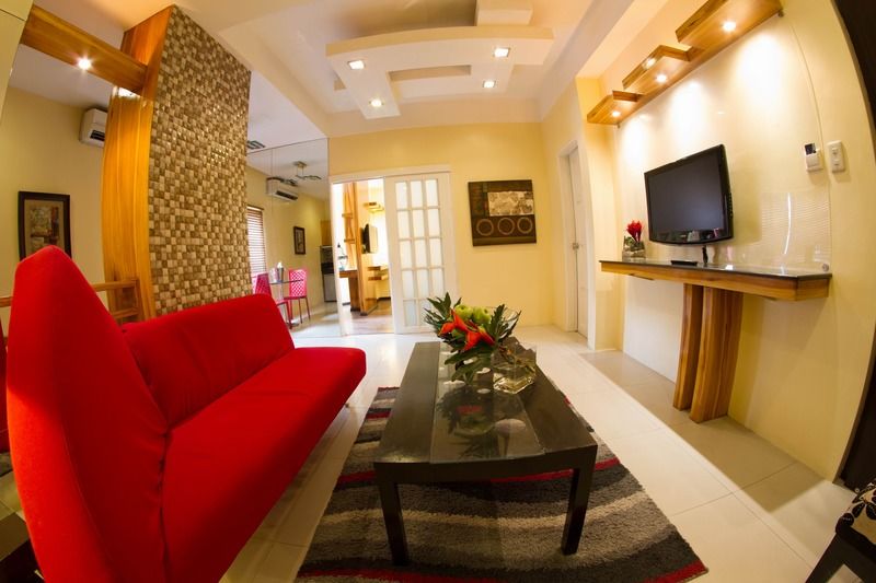 Pghi Hotel Кесон Сити Екстериор снимка